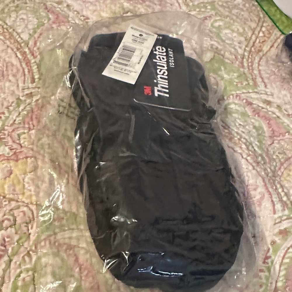 3M Thinsulate Children’s  Insulated Black Ski Gloves. Waterproof One size.